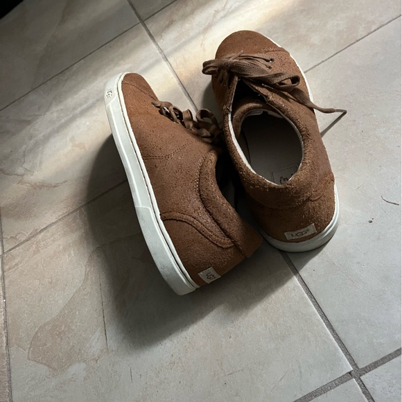 Ugg Sneakers - Picture 4 of 8